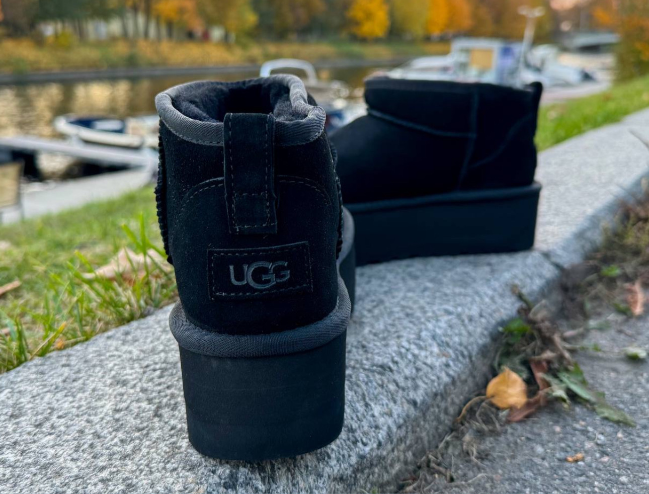 UGG Ultra Mini Platform Black