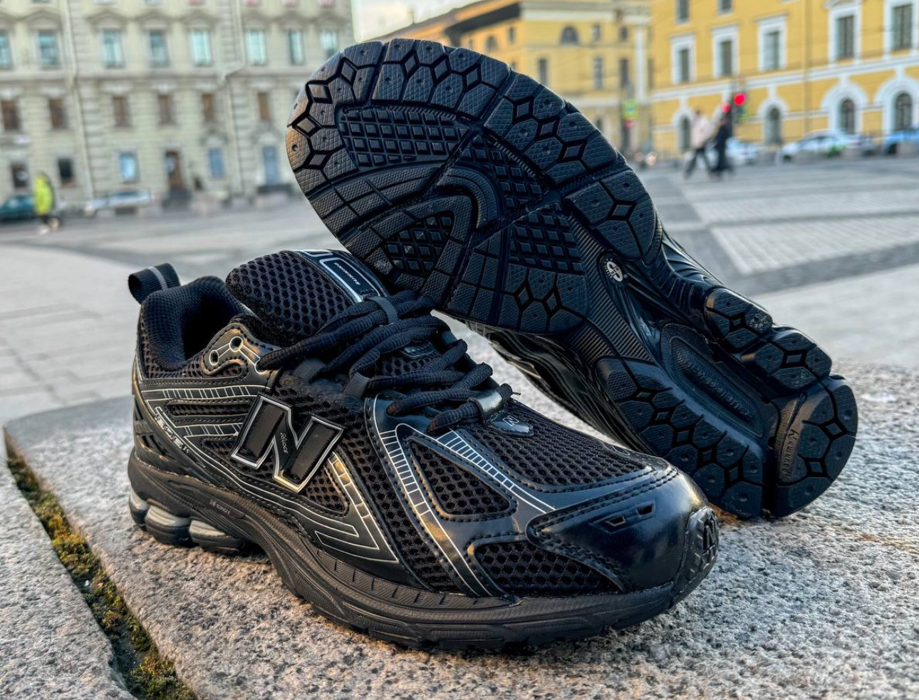 New Balance 1906 Black