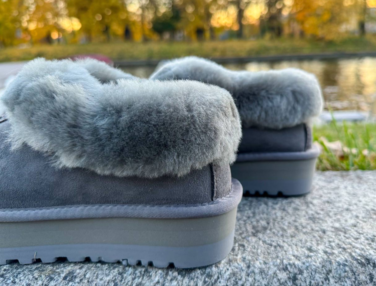 UGG Mini Platform Grey