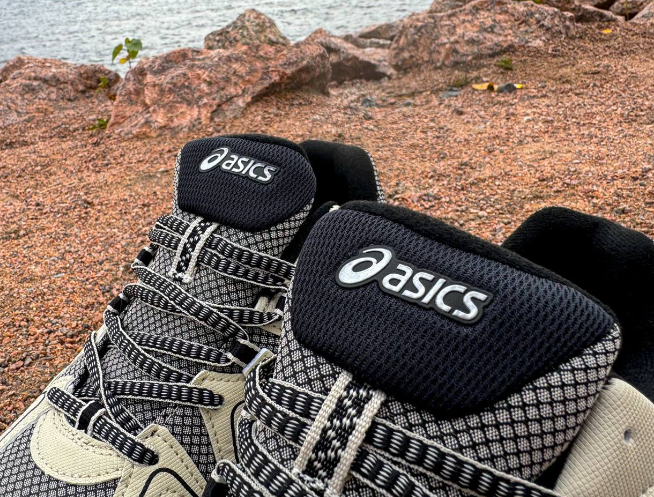 Asics Gel-Kahana 8 Beige-Black Gore-Tex