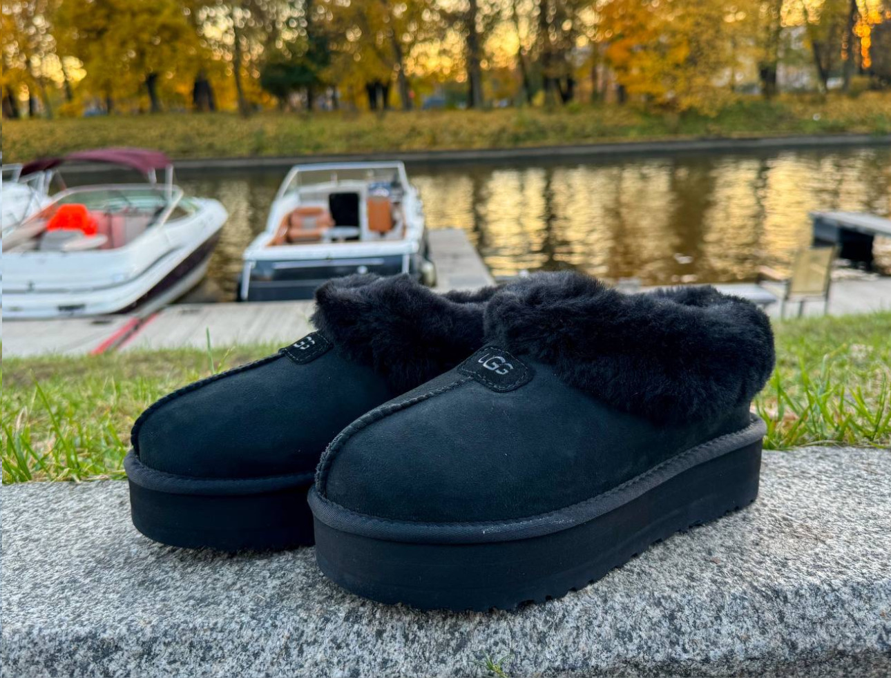 UGG Mini Platform Black