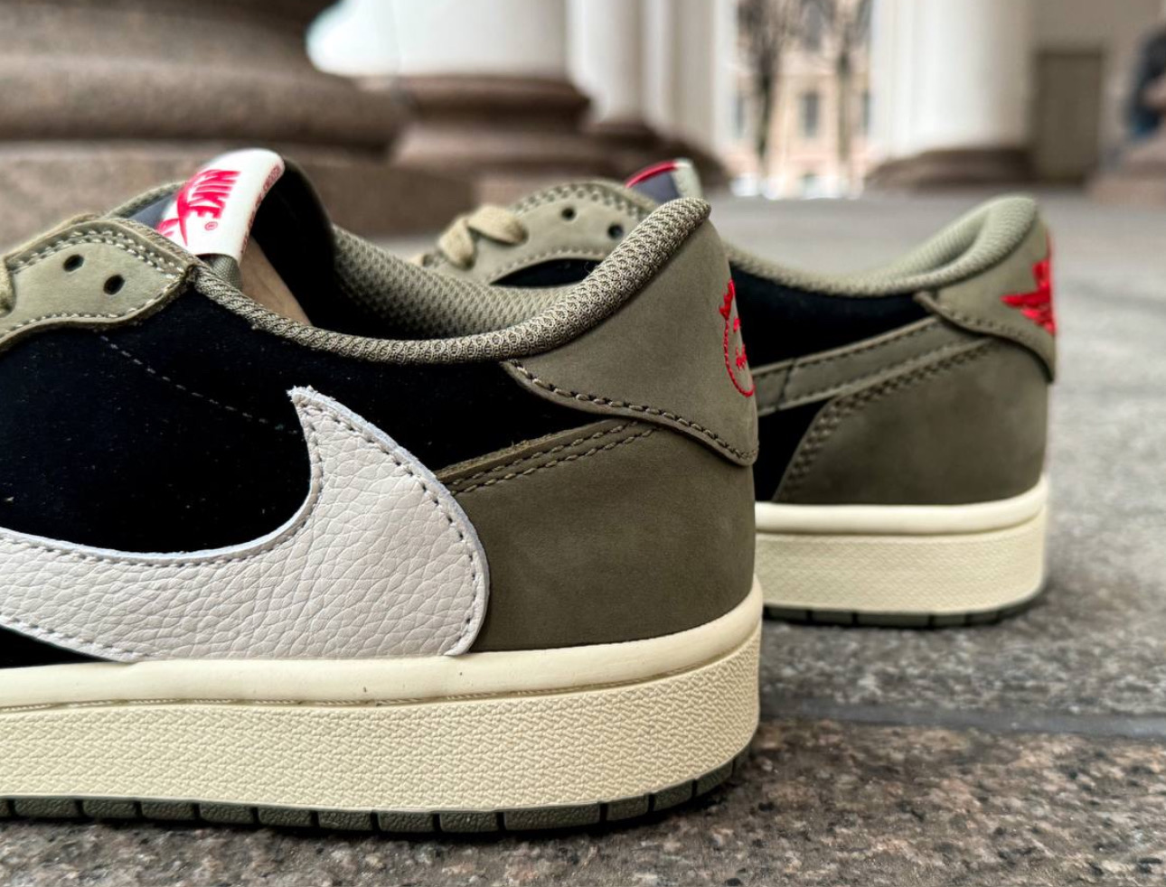 Nike Air Jordan 1 Low Travis Scott Medium Olive