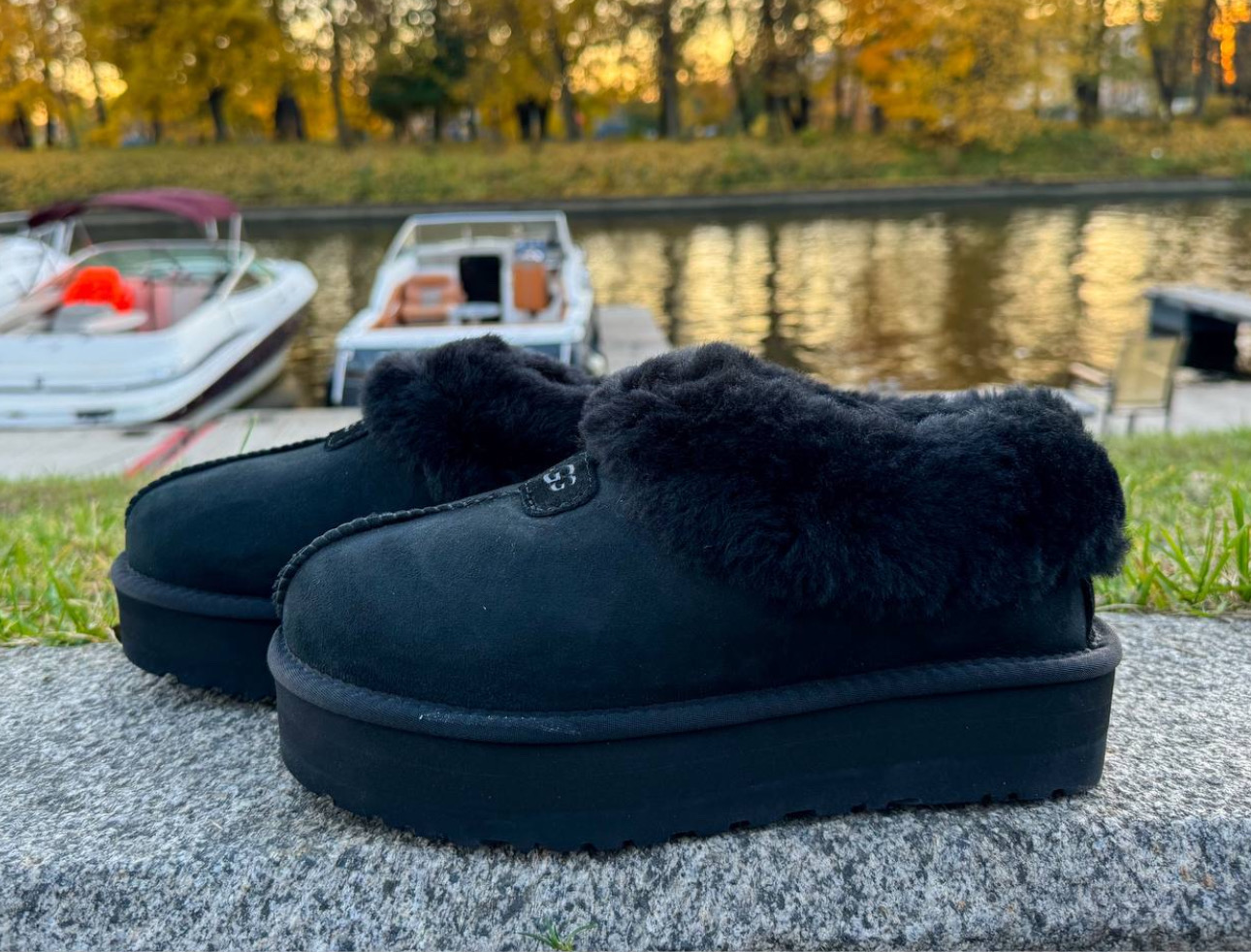 UGG Mini Platform Black