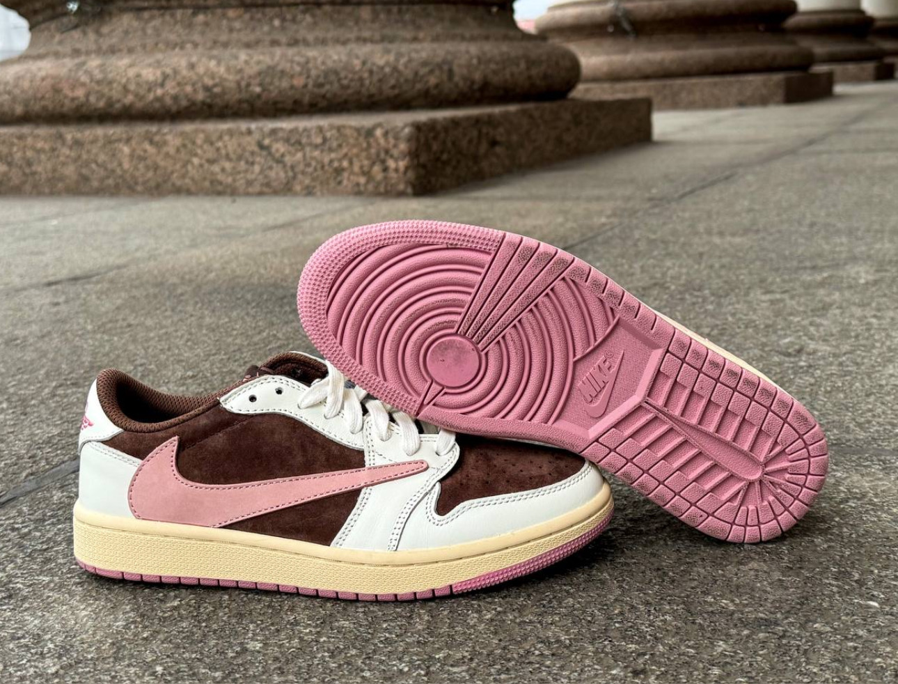 Nike Air Jordan 1 Low Travis Scott Oxford Pink