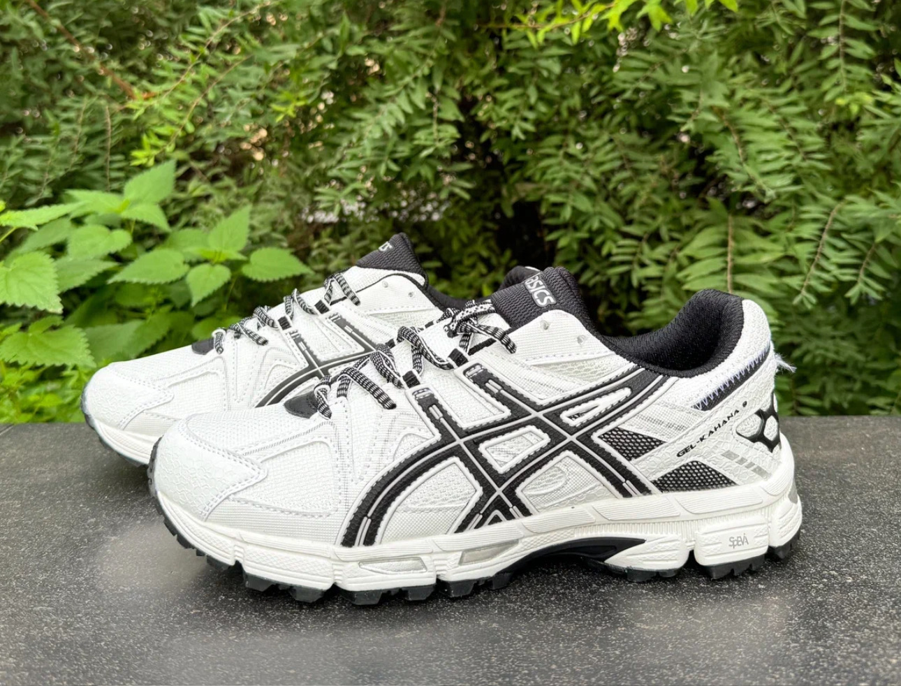 Asics Gel-Kahana 8 White Black