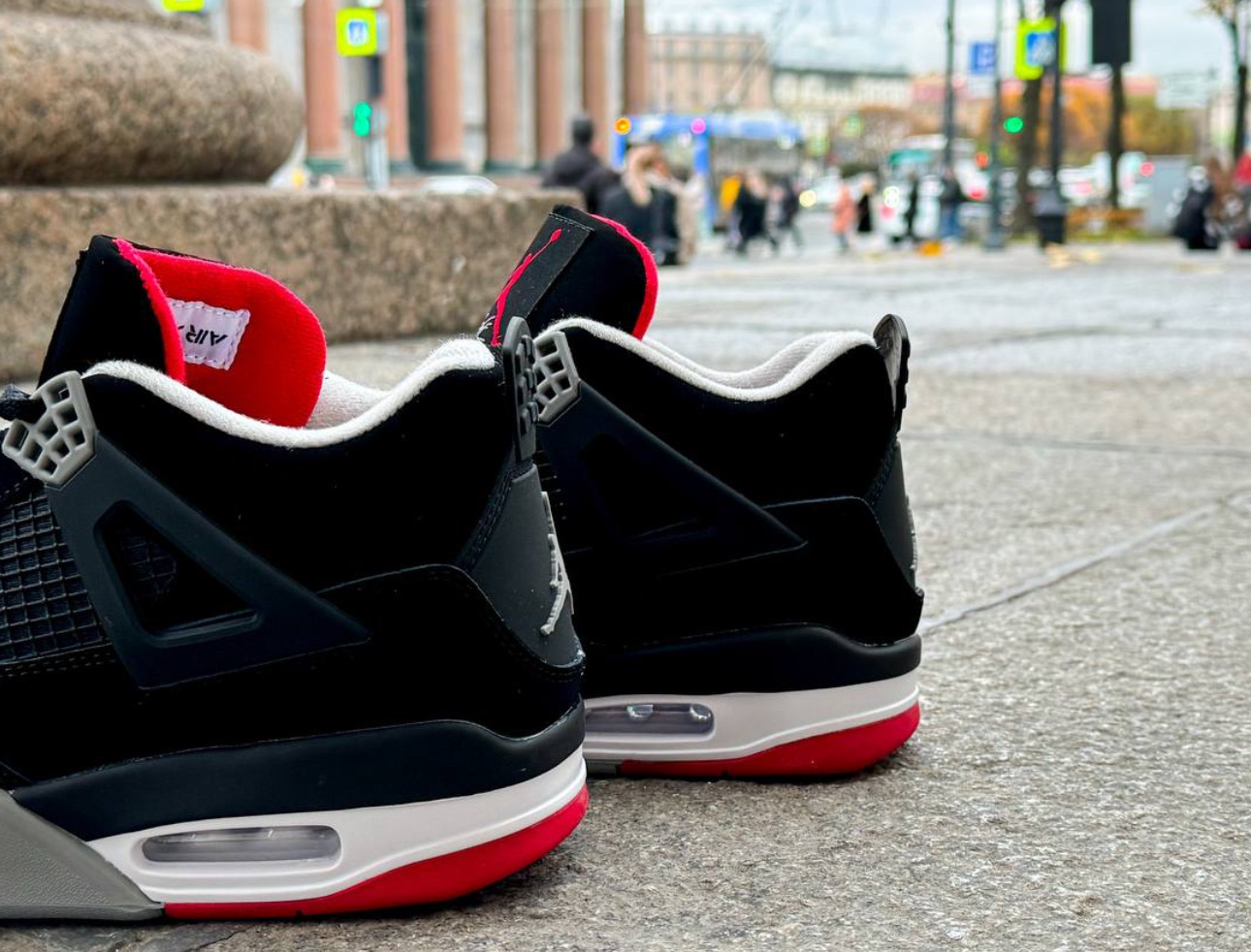 Nike Air Jordan 4 Retro Bred