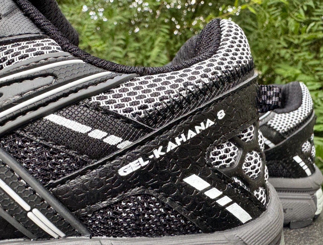 Asics Gel-Kahana 8 Black White