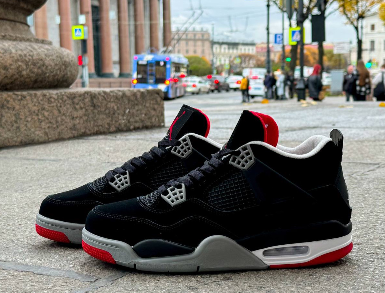 Nike Air Jordan 4 Retro Bred