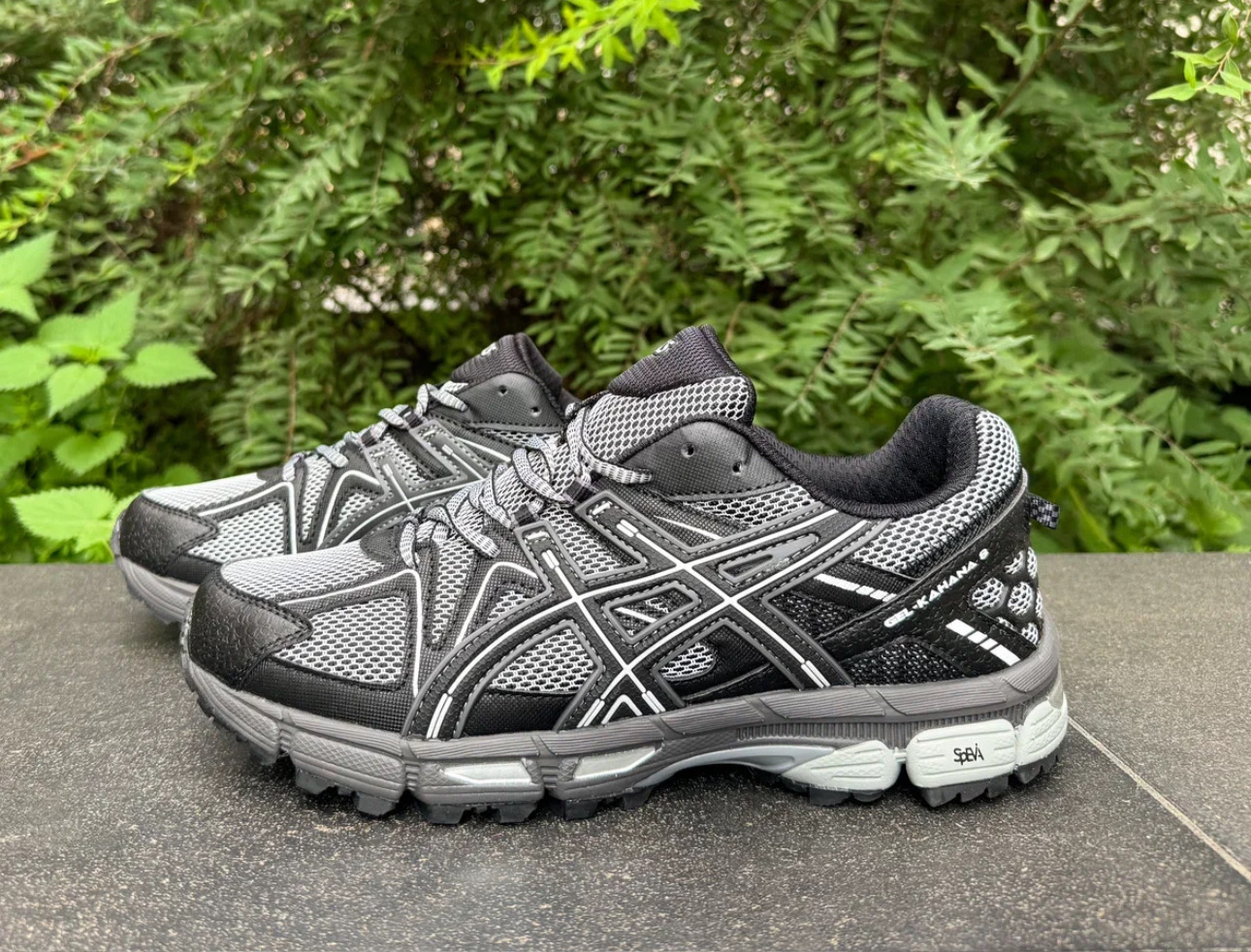 Asics Gel-Kahana 8 Black White