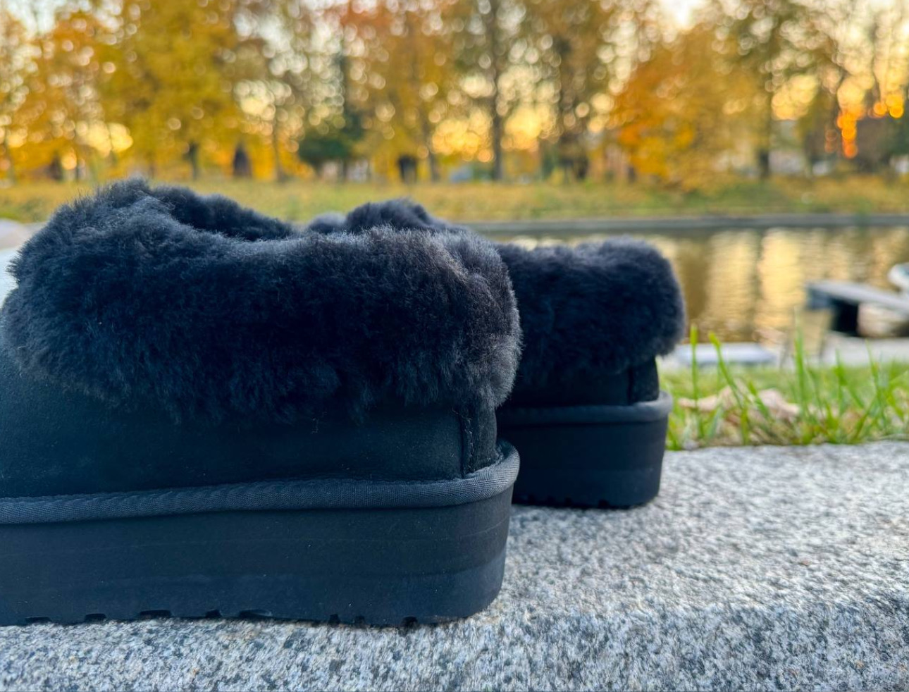 UGG Mini Platform Black