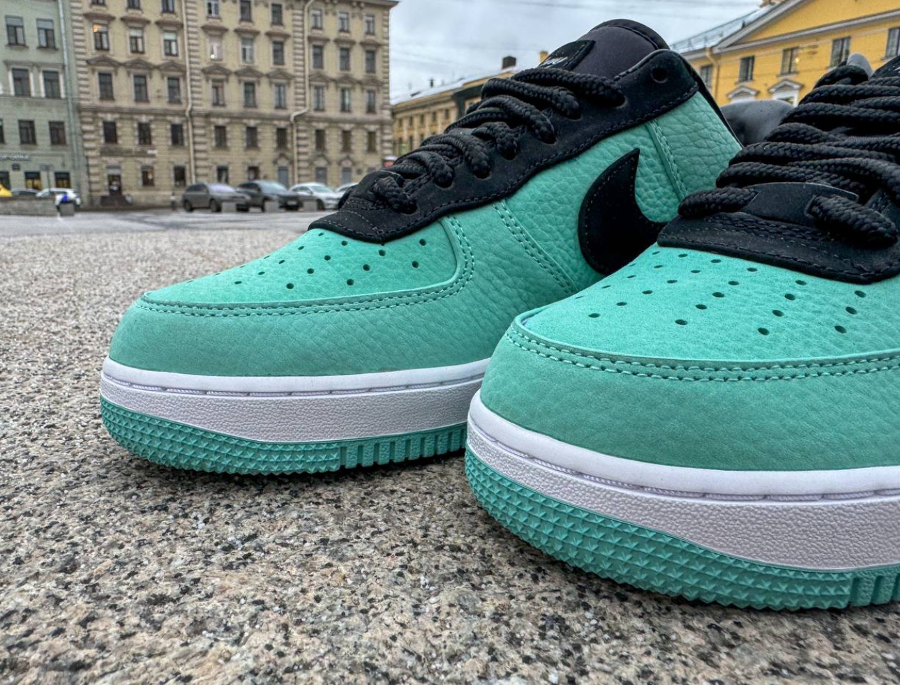 Nike Air Force 1 Low Tiffany & Co. 