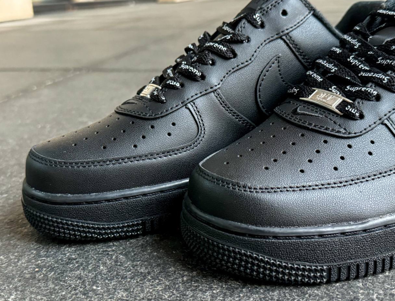 Nike Force 1 Low Supreme Black